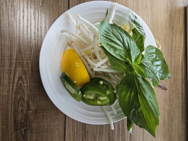Phở Saigon Bay food